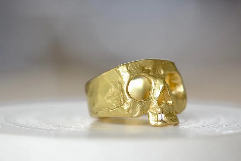 Snaggletooth Skull Ring