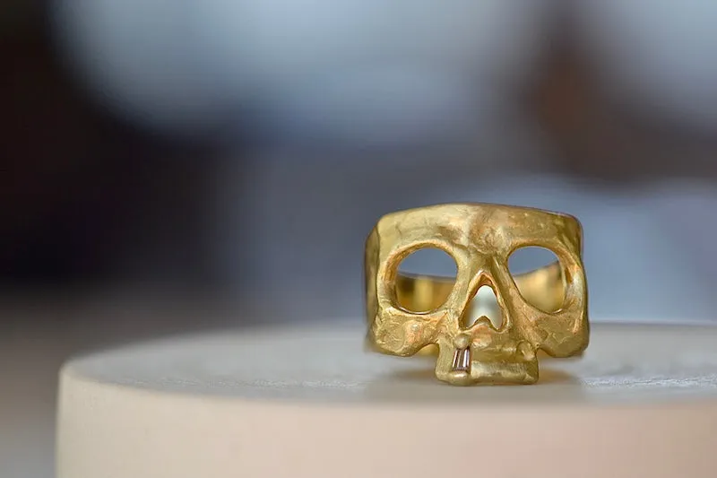 Snaggletooth Skull Ring