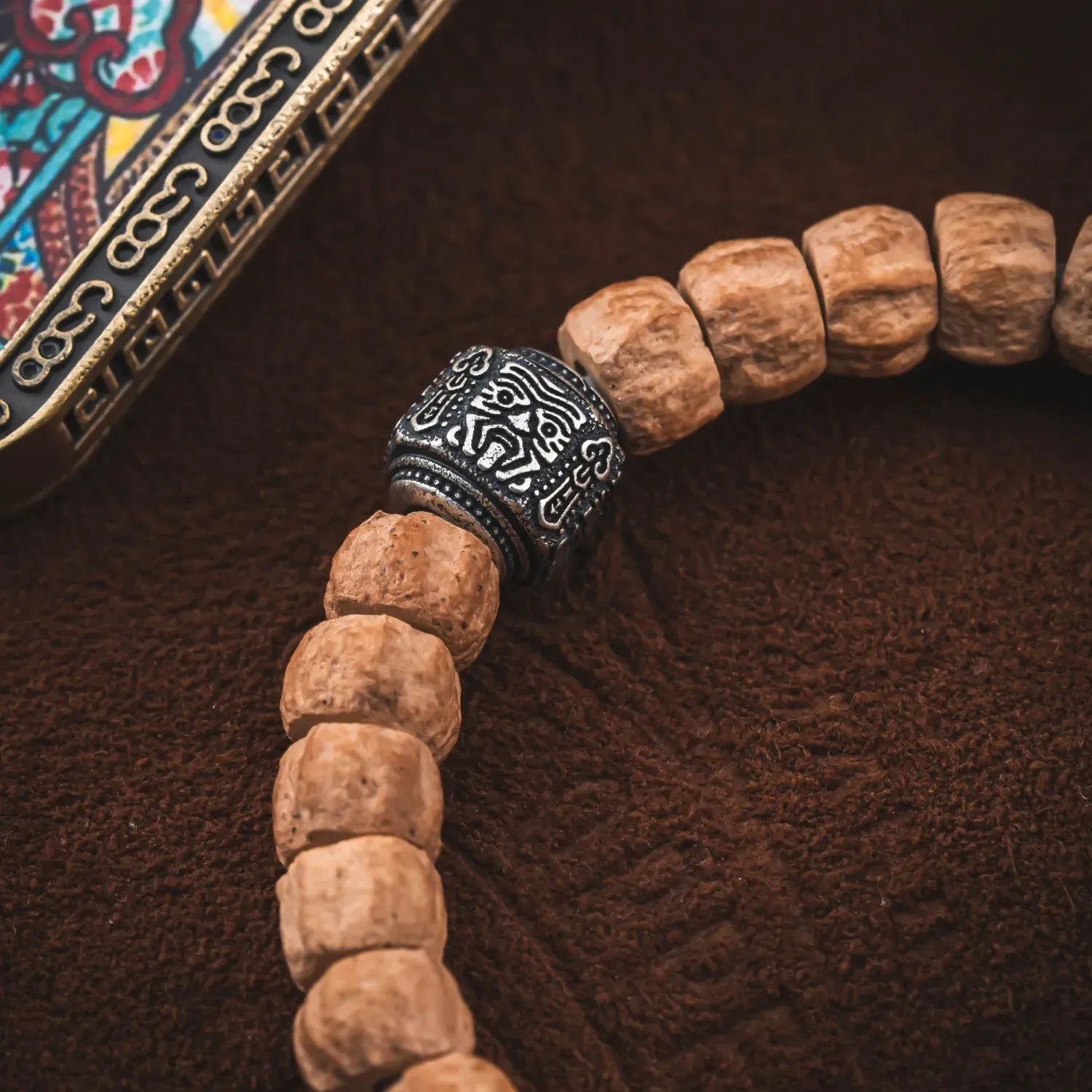 Tibetan Goddess of Wealth Bead